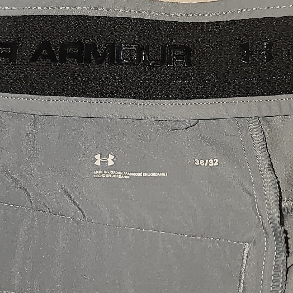 Under Armour Men's Light Gray Golf Pants. - Picture 3 of 3